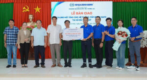 Since 2022, Binh Minh Plastics’ “Loving water, loving the future” project has brought clean water to over 104,000 households in remote areas. In 2025, the project continued in Bu Gia Map Commune, Dong Nai Province.
