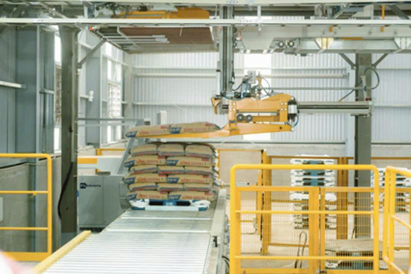 Auto-truck system at Song Gianh Cement: Automating the supply chain for efficiency and emission reduction.